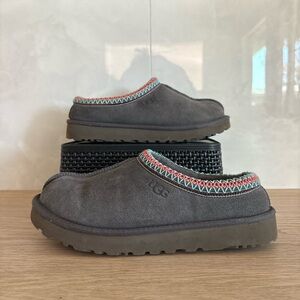 UGG Tazman Slippers size 9